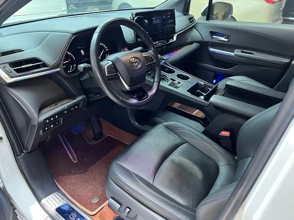 SIENNA 2023 2.5L Hybrid Premium Edition купить на сайте DeffCars