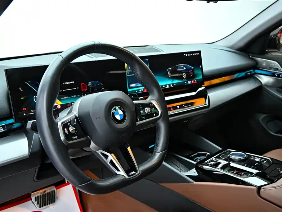 BMW 5 Series 2024 530Li Leading M Sports Package купить на сайте DeffCars