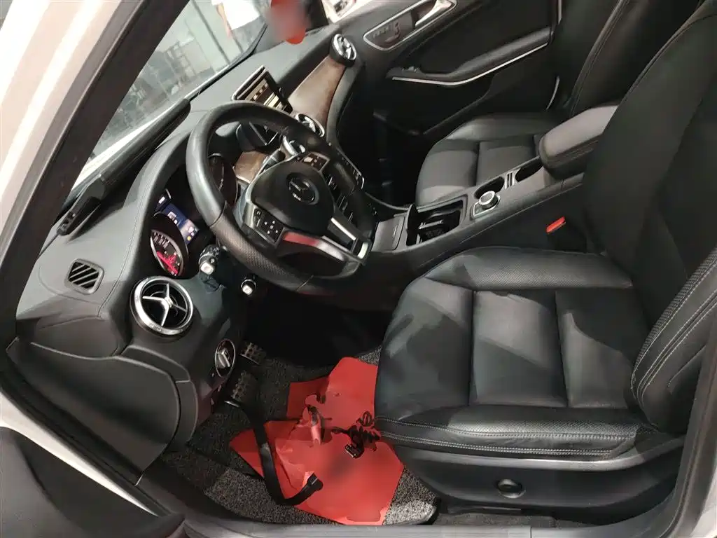 Mercedes-Benz GLA 2015 GLA 260 4MATIC sports model купить на сайте DeffCars
