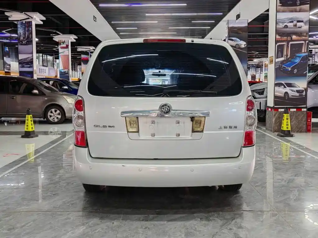 Buick GL8 2013 2.4L Classic Edition купить на сайте DeffCars