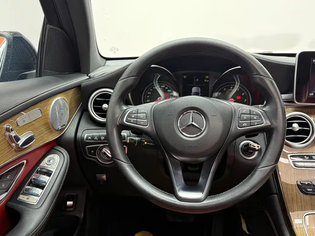 Mercedes-Benz GLC Coupe 2018 GLC 260 4MATIC Coupe SUV купить на сайте DeffCars