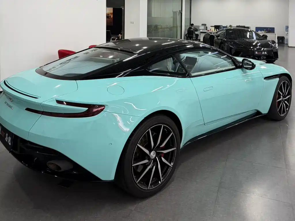Aston Martin DB11 2017 4.0T V8 купить на сайте DeffCars