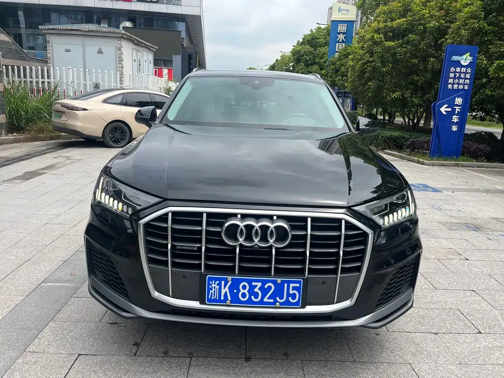 Audi Q7 2020 55 TFSI quattro S line sports купить на сайте DeffCars