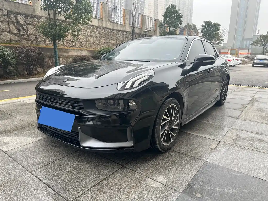 Lynk & Co 03 2020 1.5TD DCT Powerful Edition купить на сайте DeffCars