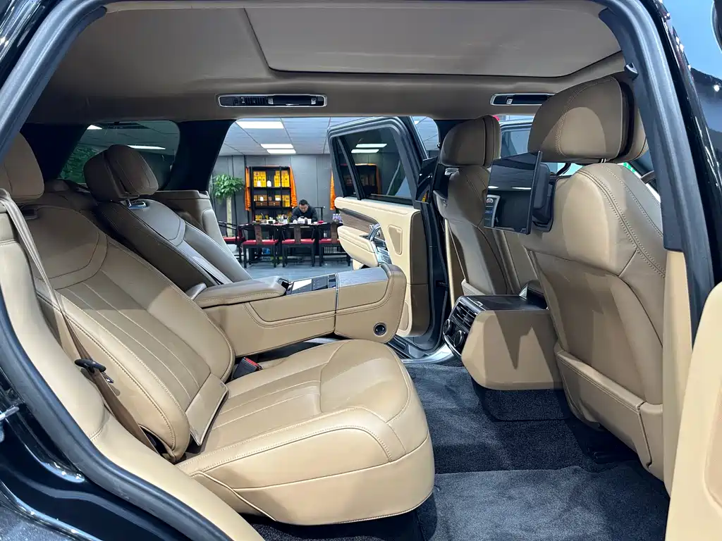 Range Rover 2024 3.0 L6 400PS Genesis Extended Edition купить на сайте DeffCars