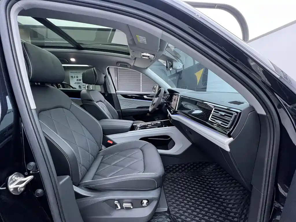 Touron 2024 380TSI four-wheel drive luxury version купить на сайте DeffCars