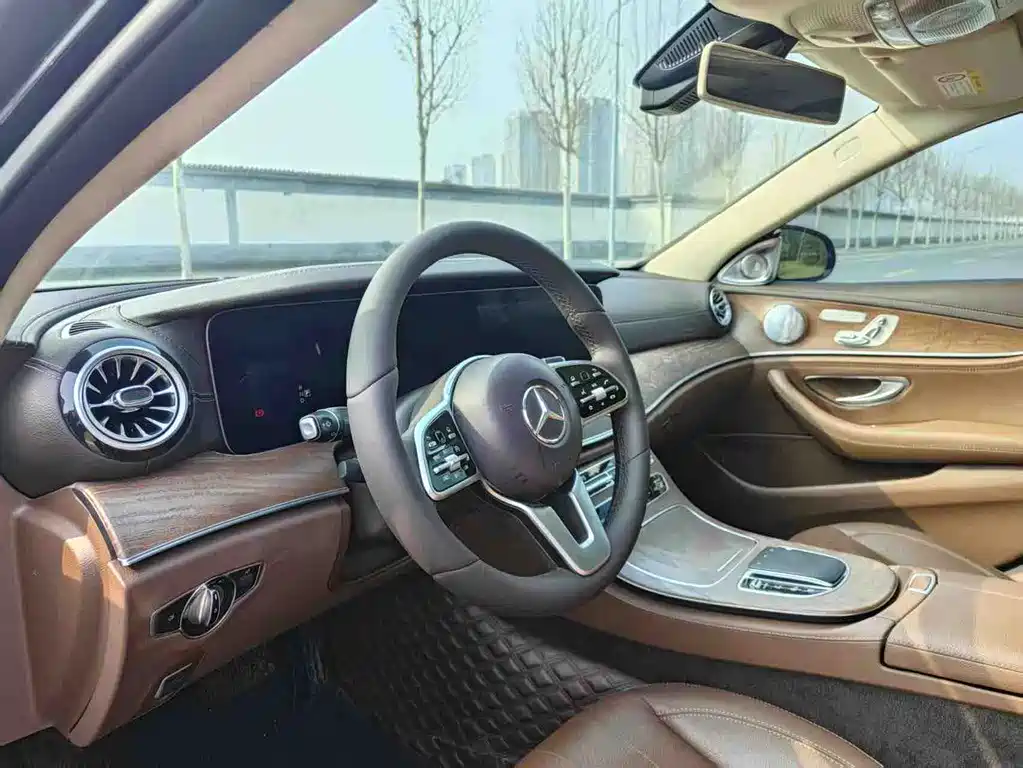 Mercedes-Benz E-Class 2019 E 300 L Luxury Model купить на сайте DeffCars