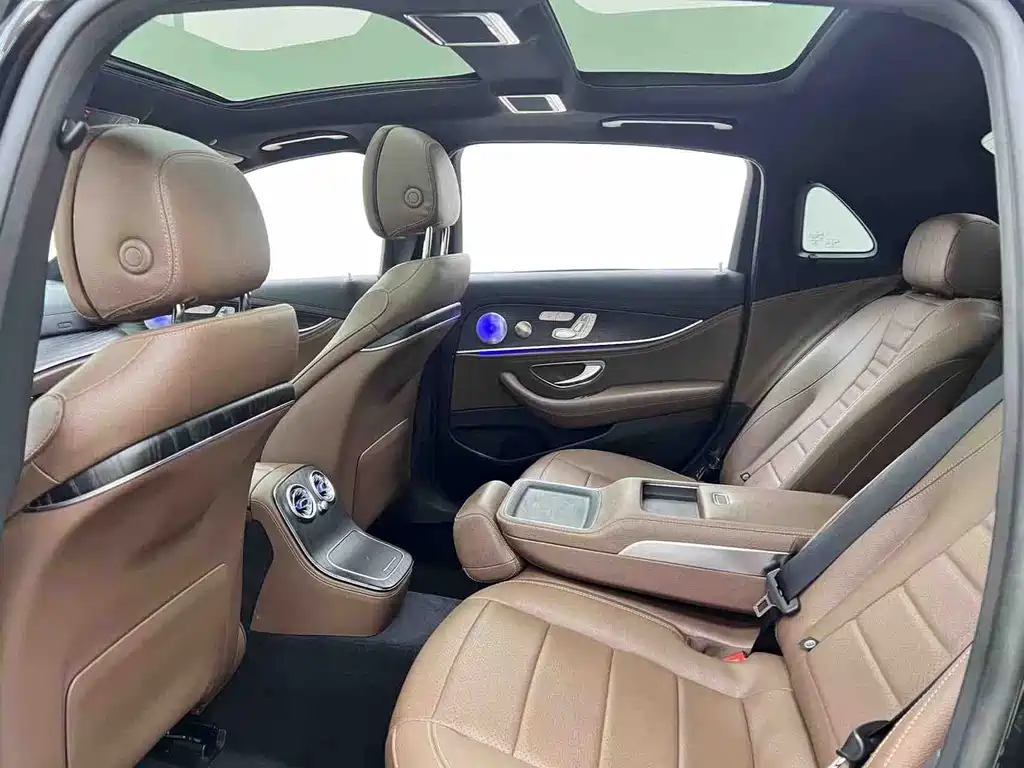 Mercedes E-Class 2023 E300L Sport Luxury Edition купить на сайте DeffCars