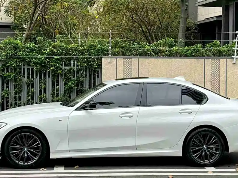 BMW 3 Series 2021 325i M Sports Night Package купить на сайте DeffCars