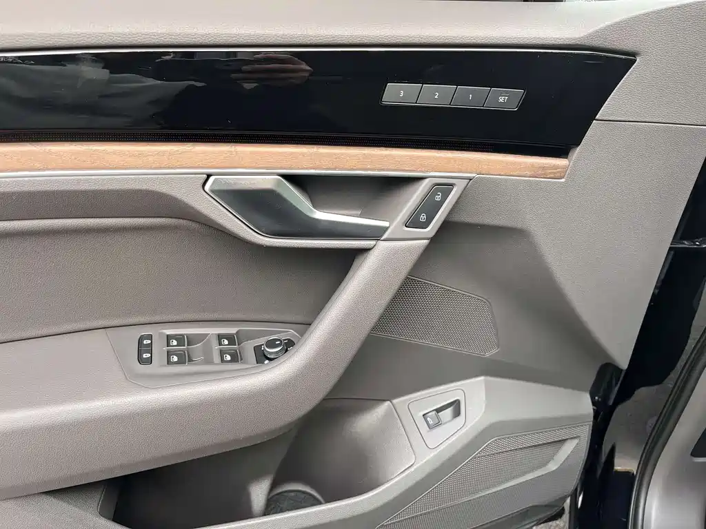 Touareg 2022 3.0TSI Ruixiang Edition Classic Sports Package купить на сайте DeffCars