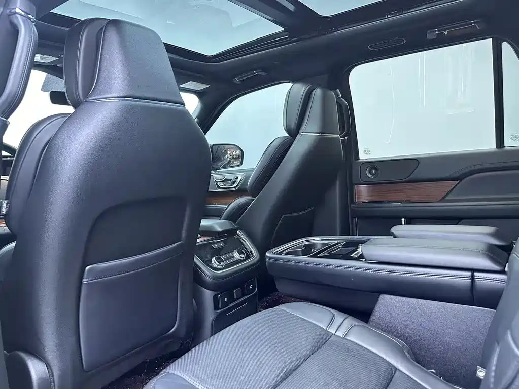 Navigator 2018 3.5T President Series National V купить на сайте DeffCars