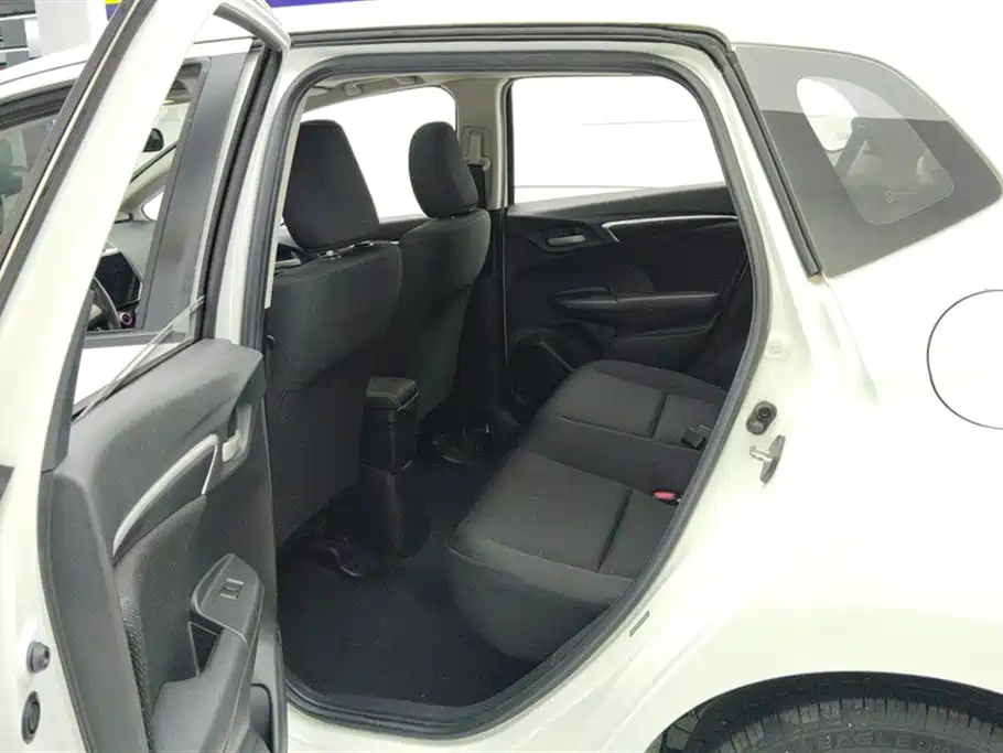 Fit 2016 1.5L LXS CVT Comfort Sunroof Edition купить на сайте DeffCars