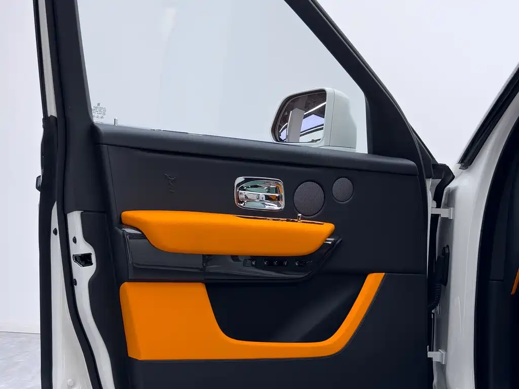 Cullinan 2024 Black Badge купить на сайте DeffCars