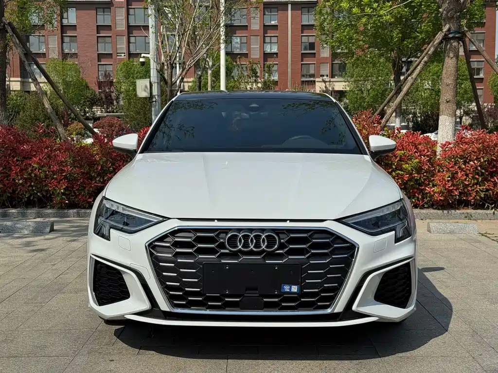 Audi A3 2023 Sportback 35 TFSI stylish and sporty купить на сайте DeffCars