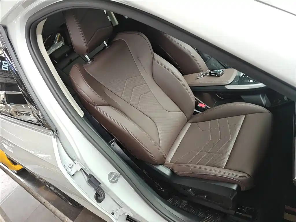 BMW X1 2025 sDrive25Li X Design Package купить на сайте DeffCars
