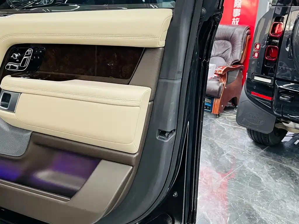 Range Rover 2022 3.0 L6 400PS Legendary Extended Classic Edition купить на сайте DeffCars