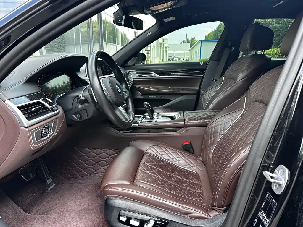 BMW 7 Series 2019 740Li Leading M Sports Package купить на сайте DeffCars