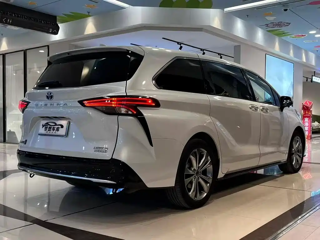 SIENNA 2023 2.5L Hybrid Premium Edition купить на сайте DeffCars