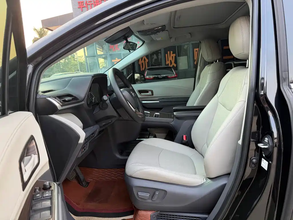 SIENNA 2023 2.5L Hybrid Comfort Edition купить на сайте DeffCars