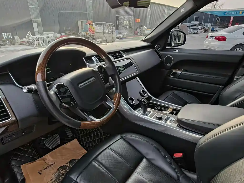 Range Rover Sport New Energy 2018 P400e купить на сайте DeffCars