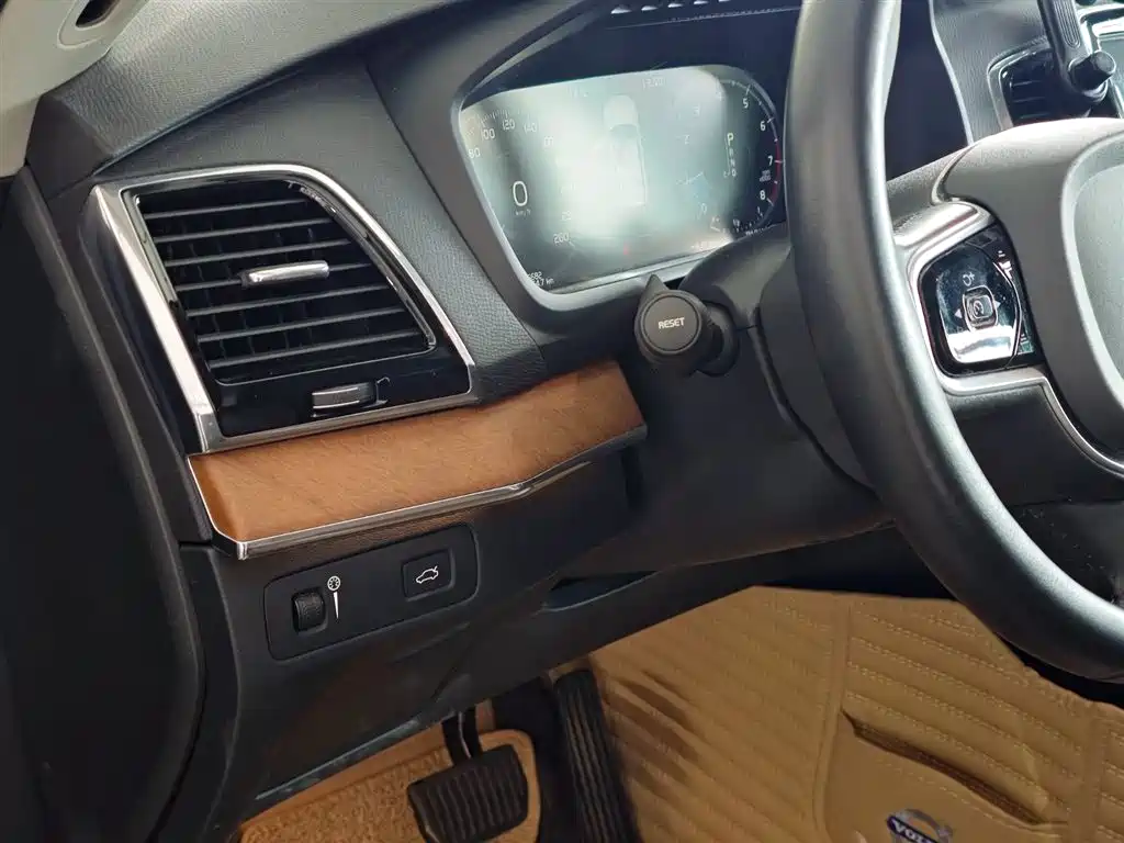 Volvo XC90 2019 T6 Zhiyi Edition 7 seats National V купить на сайте DeffCars