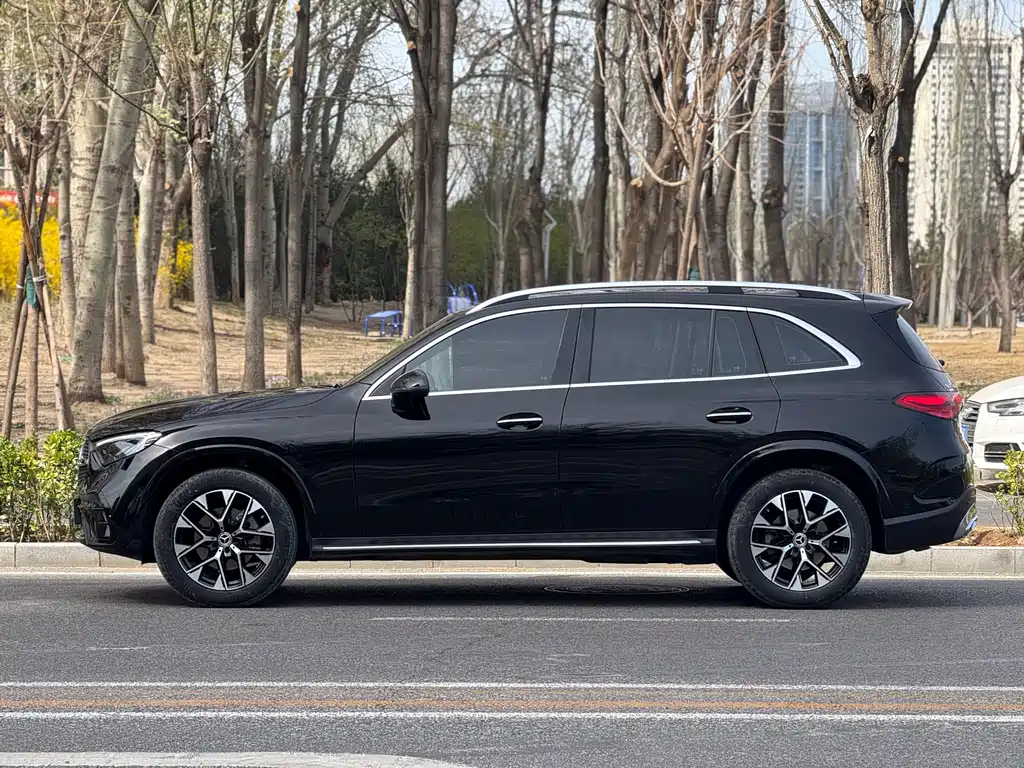 Mercedes-Benz GLC 2024 GLC 260 L 4MATIC luxury model 5 seats купить на сайте DeffCars