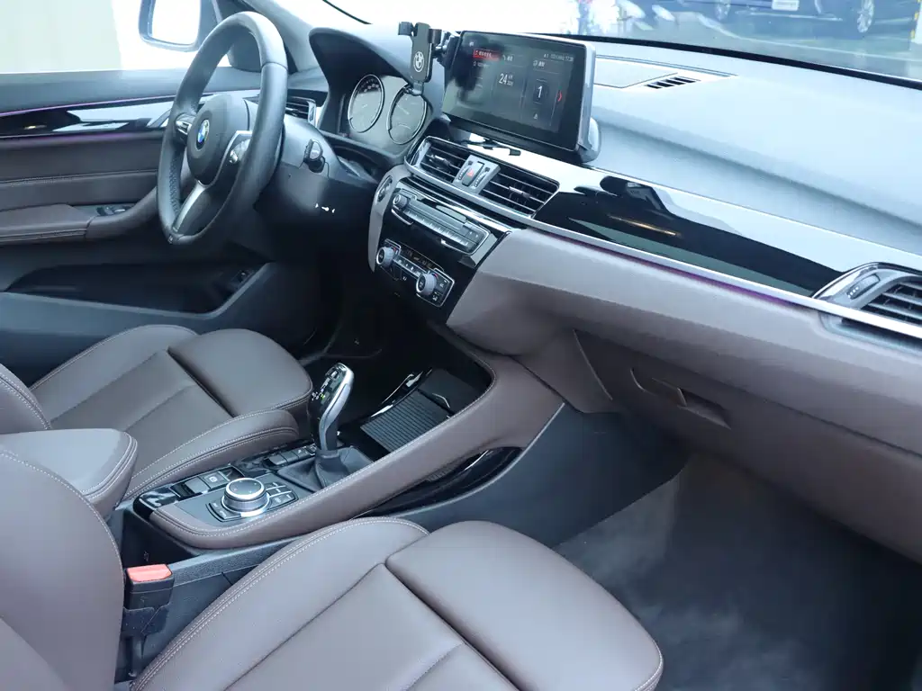 BMW X1 2021 sDrive20Li Exclusive Model купить на сайте DeffCars