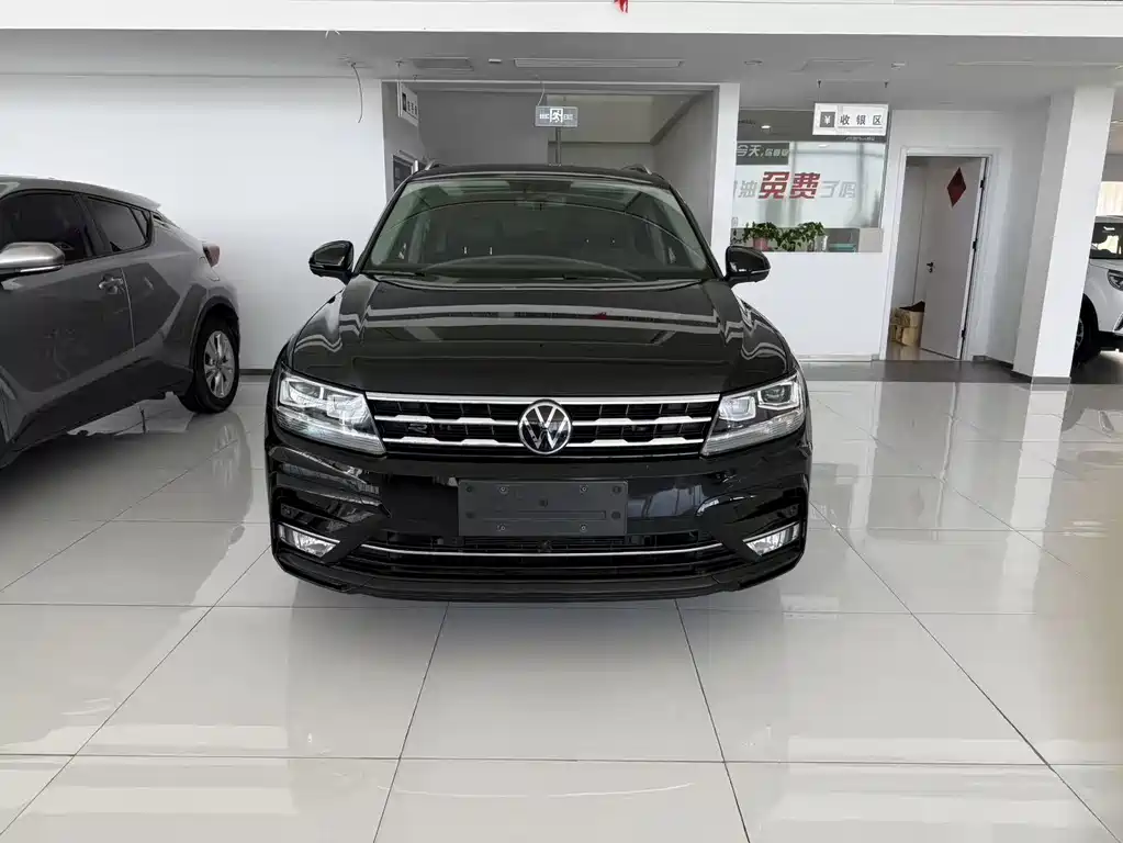 Tiguan L 2021 330TSI automatic two-wheel drive R-Line version купить на сайте DeffCars