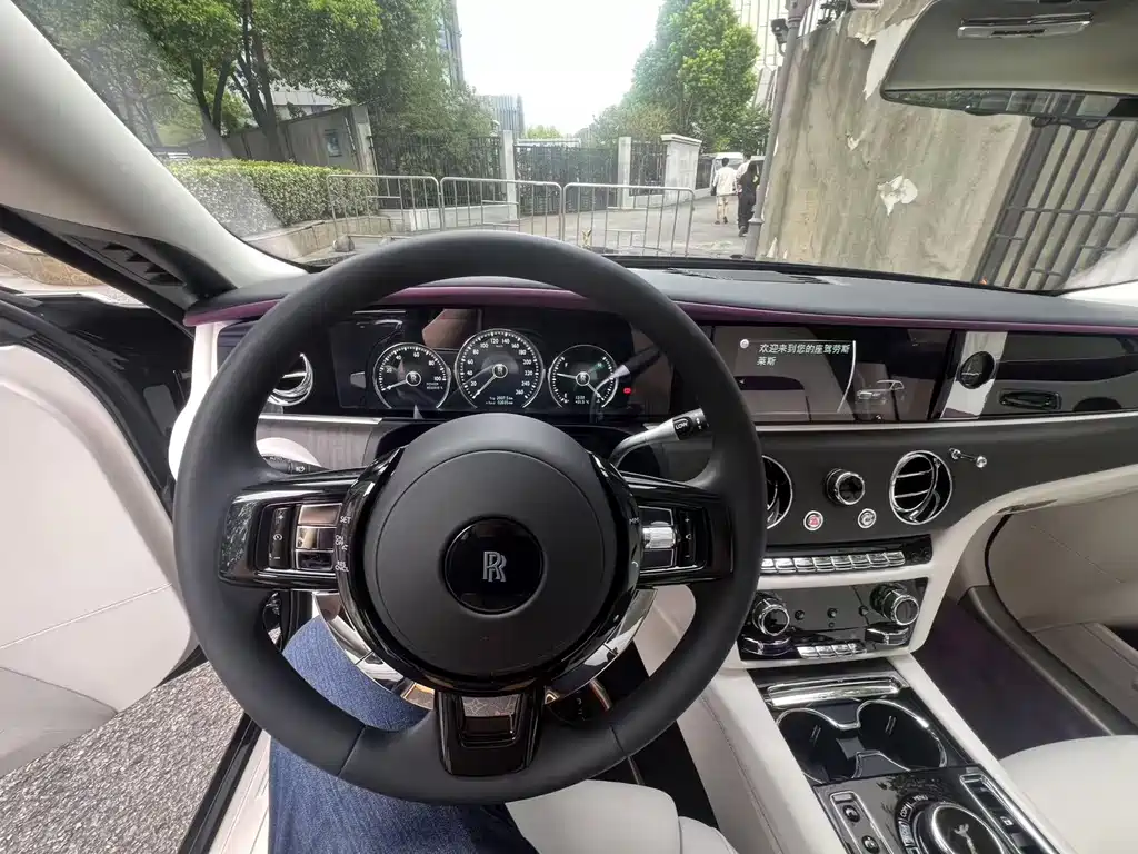 Ghost 2021款 6.7T 标准轴距版 купить на сайте DeffCars