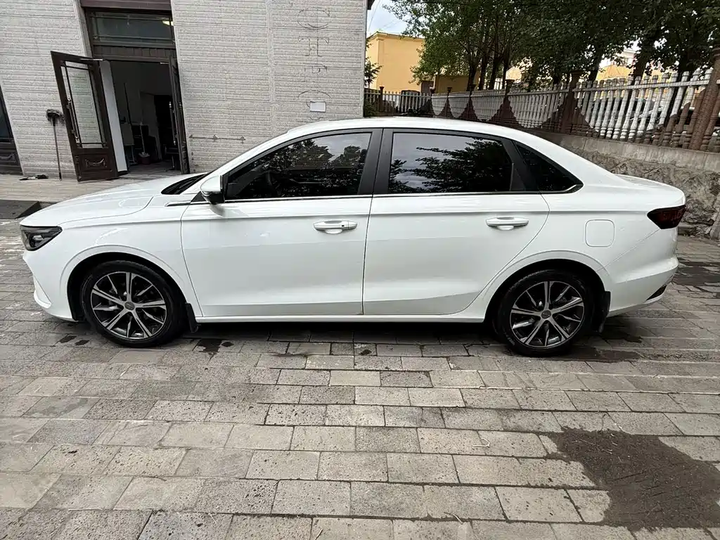 Emgrand 2023 4th Generation Champion Edition 1.5L CVT Premium Type купить на сайте DeffCars