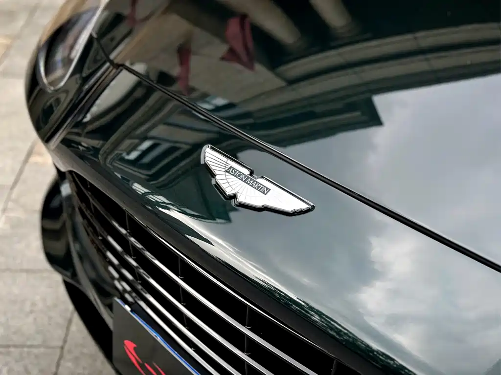 Aston Martin DBX 2020 4.0T V8 купить на сайте DeffCars