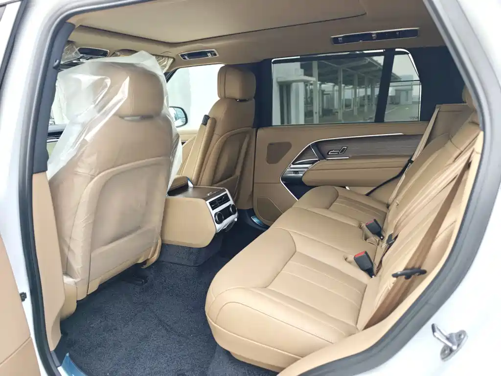 Range Rover 2026 3.0 L6 400PS SE long axis version купить на сайте DeffCars