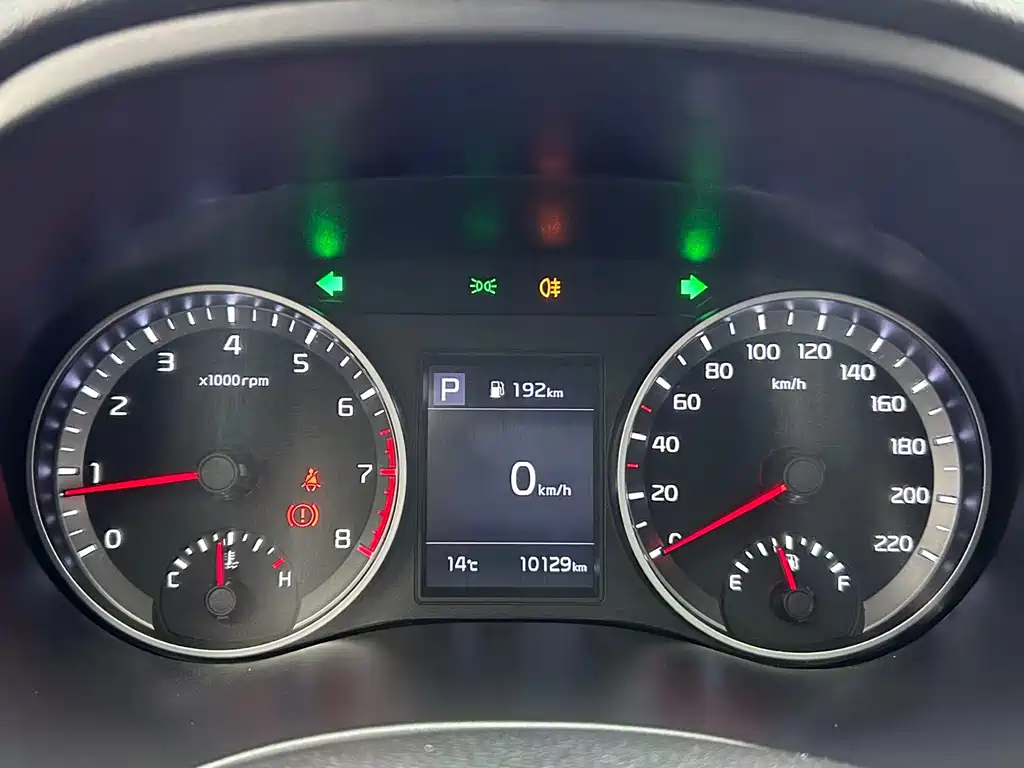 Yipao 2021 1.4L CVT fun sunroof model купить на сайте DeffCars