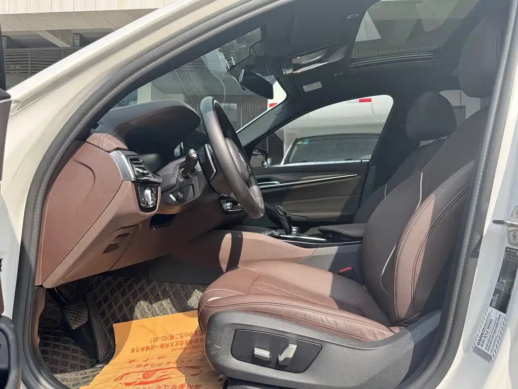 BMW 5 Series 2022 facelift 530Li leading M sports package купить на сайте DeffCars