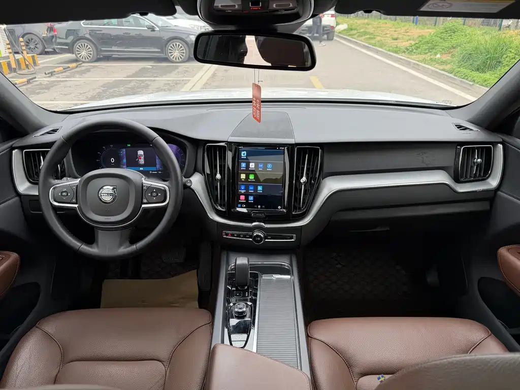 Volvo XC60 2023 B5 four-wheel drive Zhiyi Luxury Edition купить на сайте DeffCars