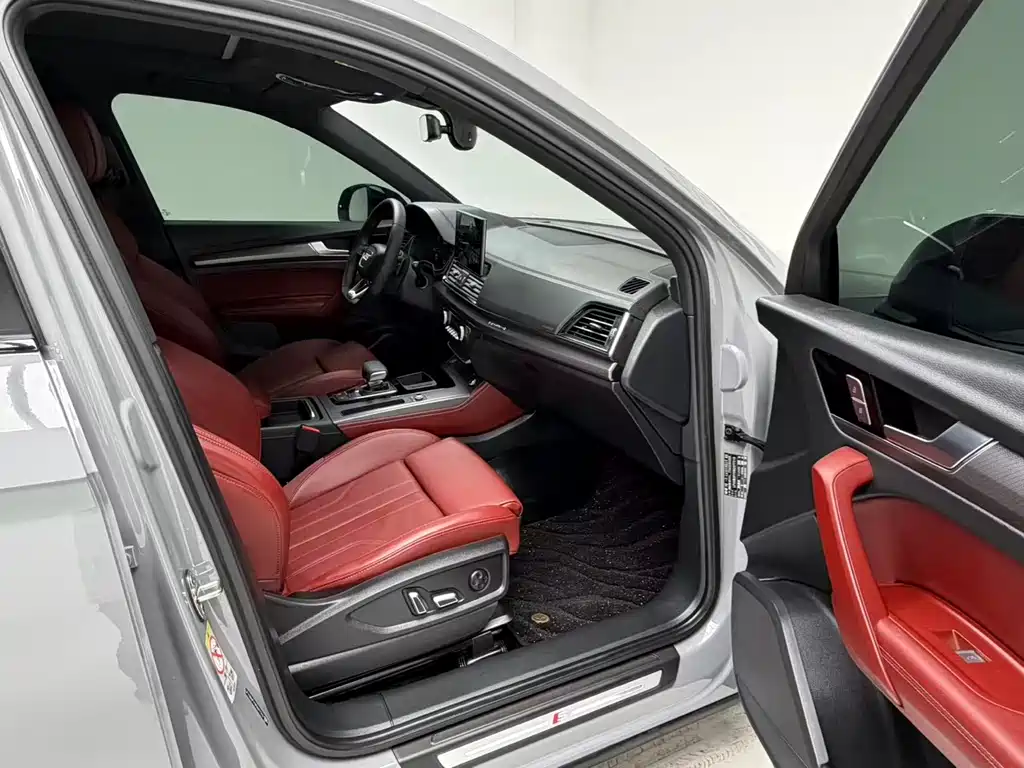 Audi Q5L 2024 40 TFSI luxury and dynamic model купить на сайте DeffCars