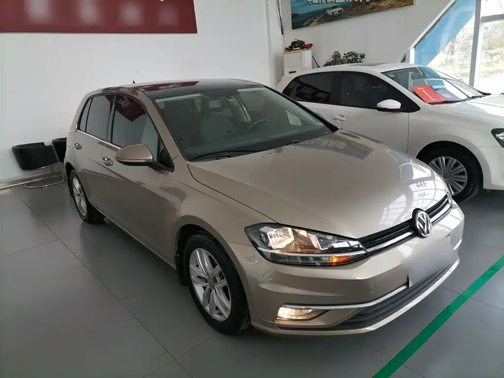 Golf 2019 1.6L automatic comfort model National V купить на сайте DeffCars