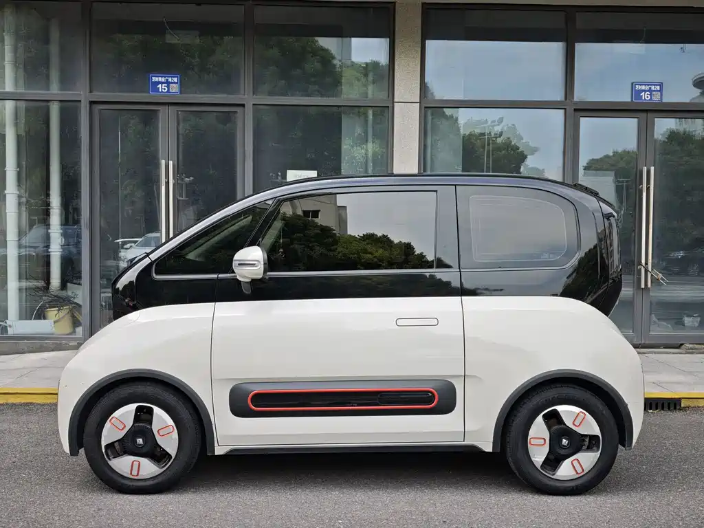 Baojun KiWi EV 2022 Artist’s Light Edition Lithium Iron Phosphate купить на сайте DeffCars