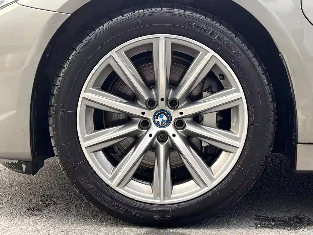 BMW 5 Series New Energy 2018 530Le Luxury Package купить на сайте DeffCars