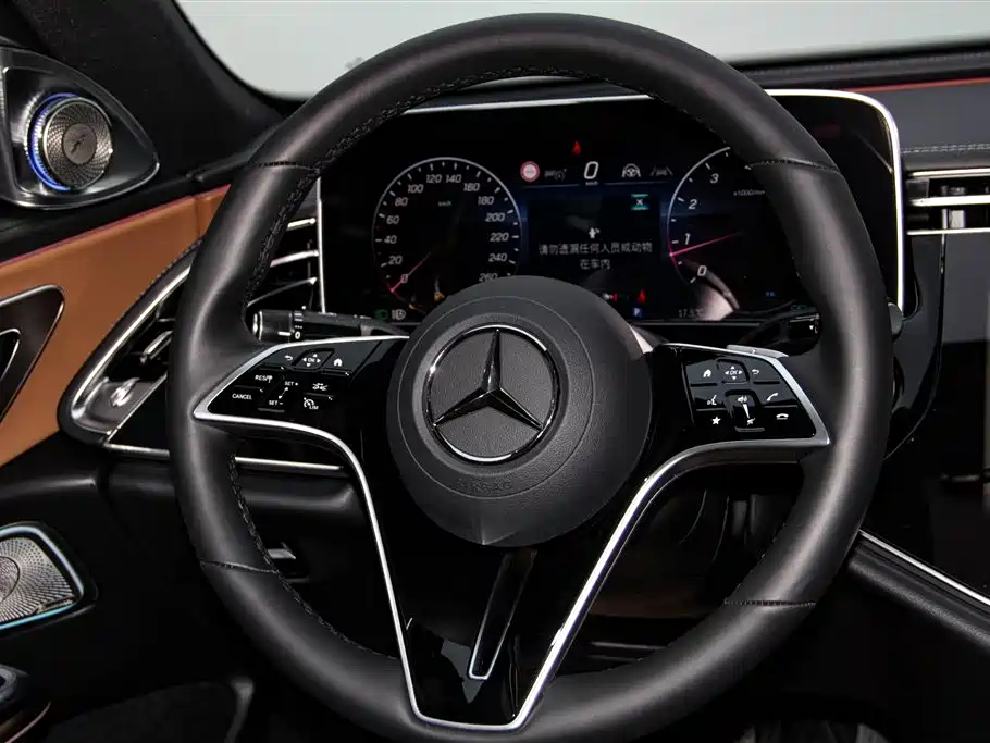 Mercedes-Benz E-Class 2025 E 300 L Luxury Model купить на сайте DeffCars