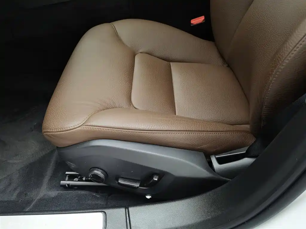 Volvo S60 2024 B4 Zhiyi Luxury Edition купить на сайте DeffCars