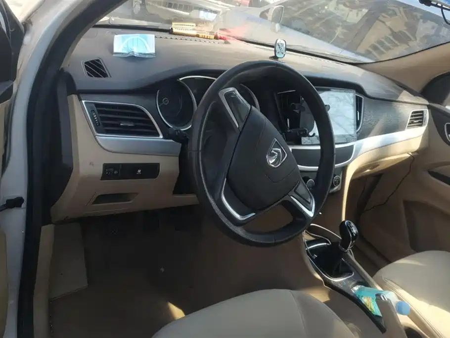 Baojun 730 2016 1.5L manual value model 7 seats National V купить на сайте DeffCars