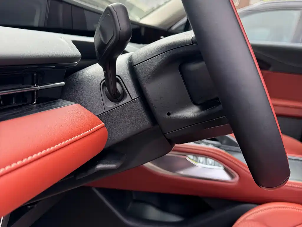 Voyager 2025 2.0T four-wheel drive Zunyi hybrid version купить на сайте DeffCars