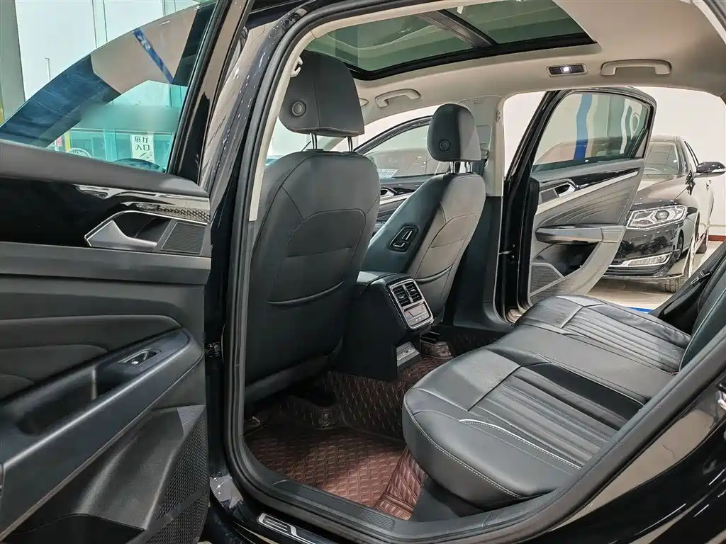 Passat 2023 facelift 330TSI Star Elite Edition купить на сайте DeffCars
