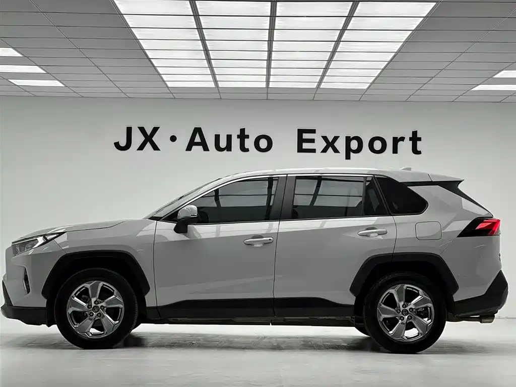 RAV4 Rongfang 2022 2.0L CVT two-wheel drive fashion version купить на сайте DeffCars