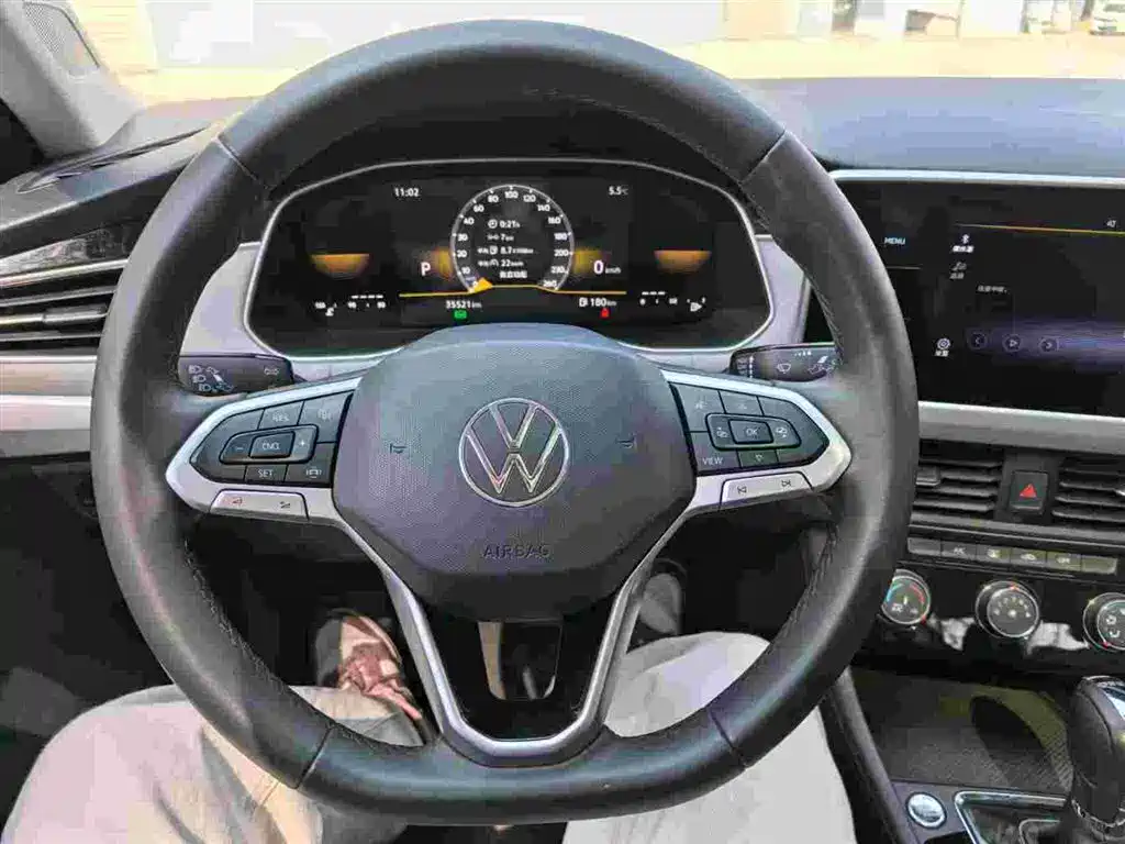Bora 2023 200TSI DSG Smart Travel Edition купить на сайте DeffCars