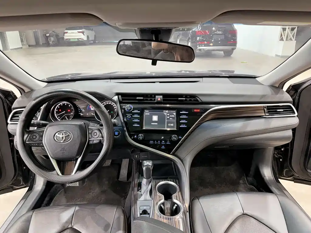 Camry 2018 2.0G Deluxe Edition купить на сайте DeffCars