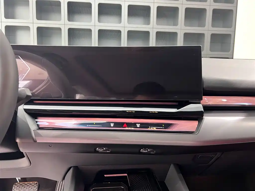 BMW 5 Series 2025 530Li Leading M Sports Package купить на сайте DeffCars