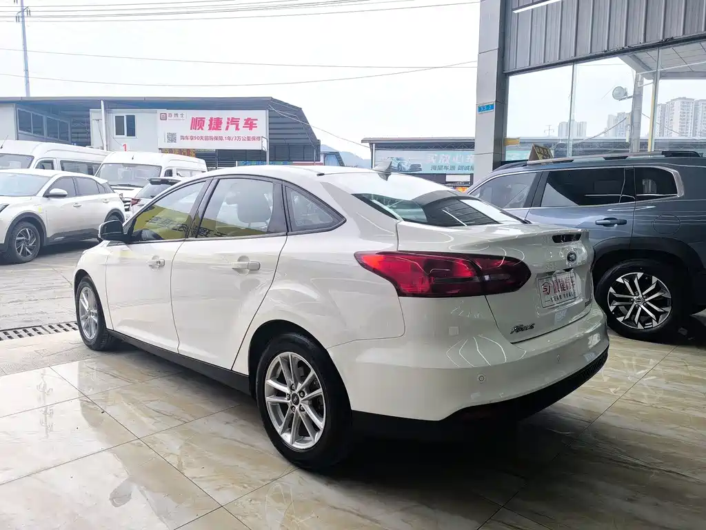 Focus 2018 sedan classic 1.6L automatic stylish smart mobility version купить на сайте DeffCars