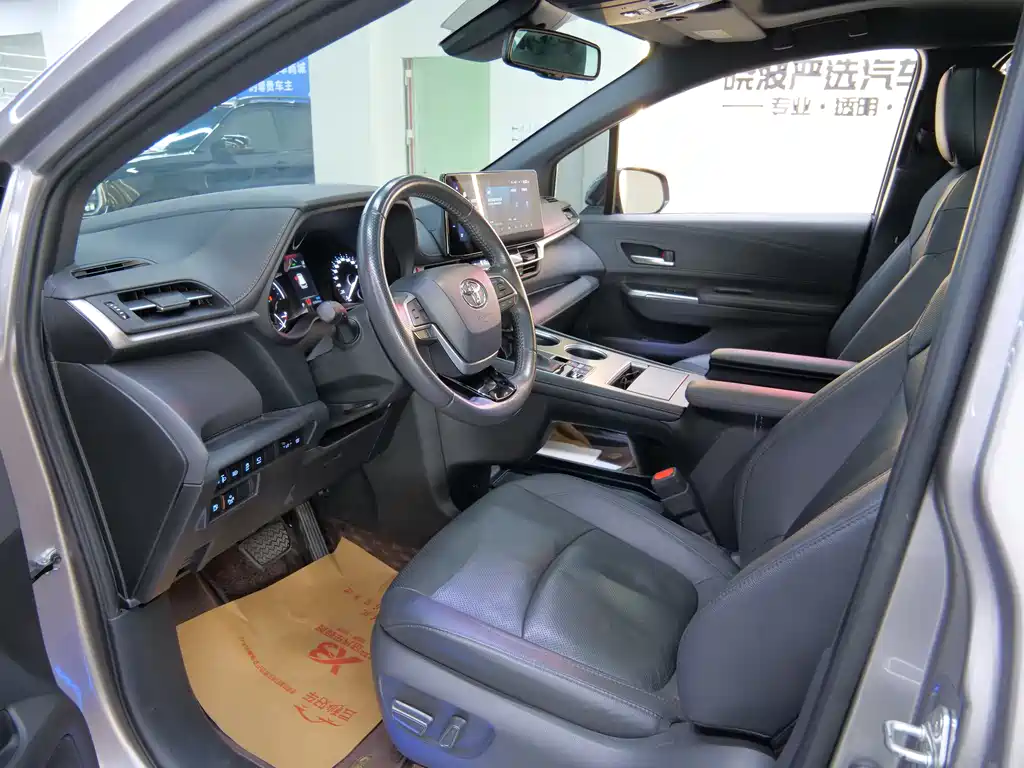 SIENNA 2021 2.5L Hybrid Premium Edition купить на сайте DeffCars